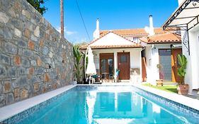Del Sol Suites
